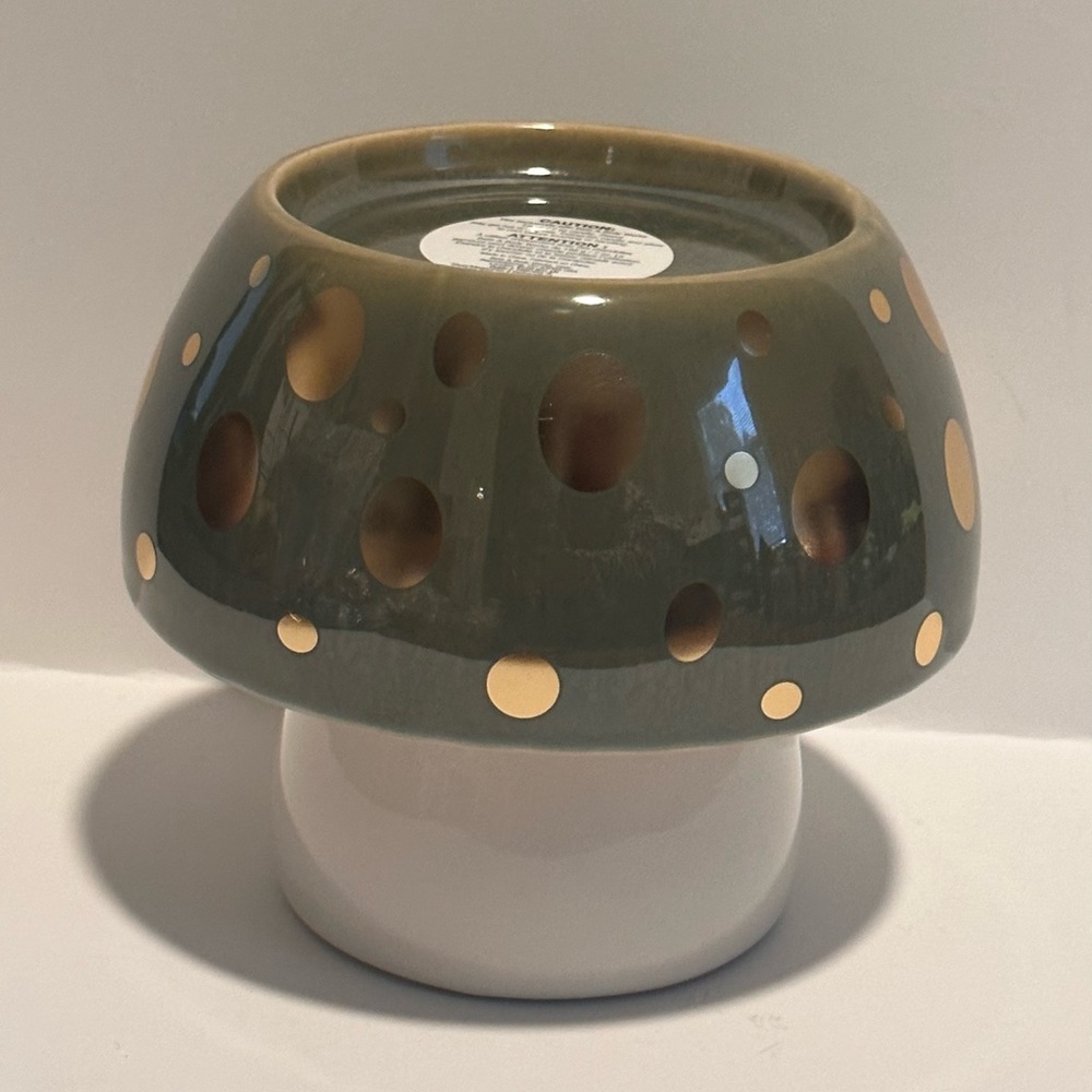 Brand New Bath & Body Works Stoneware MUSHROOM Single Wick Candle Holder